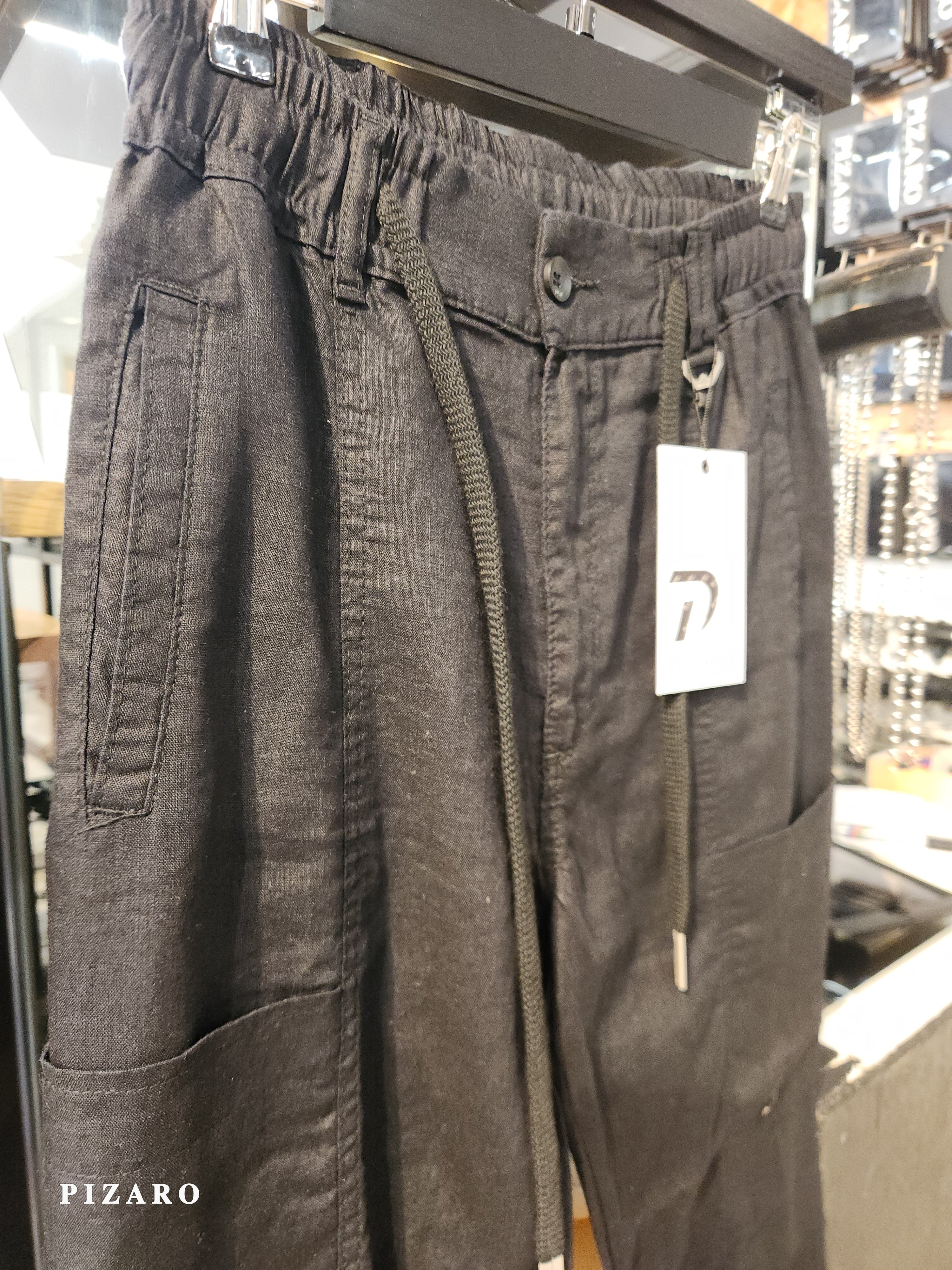 דה לוקה - מכנסיים ארוכים בצבע שחור 7084 01