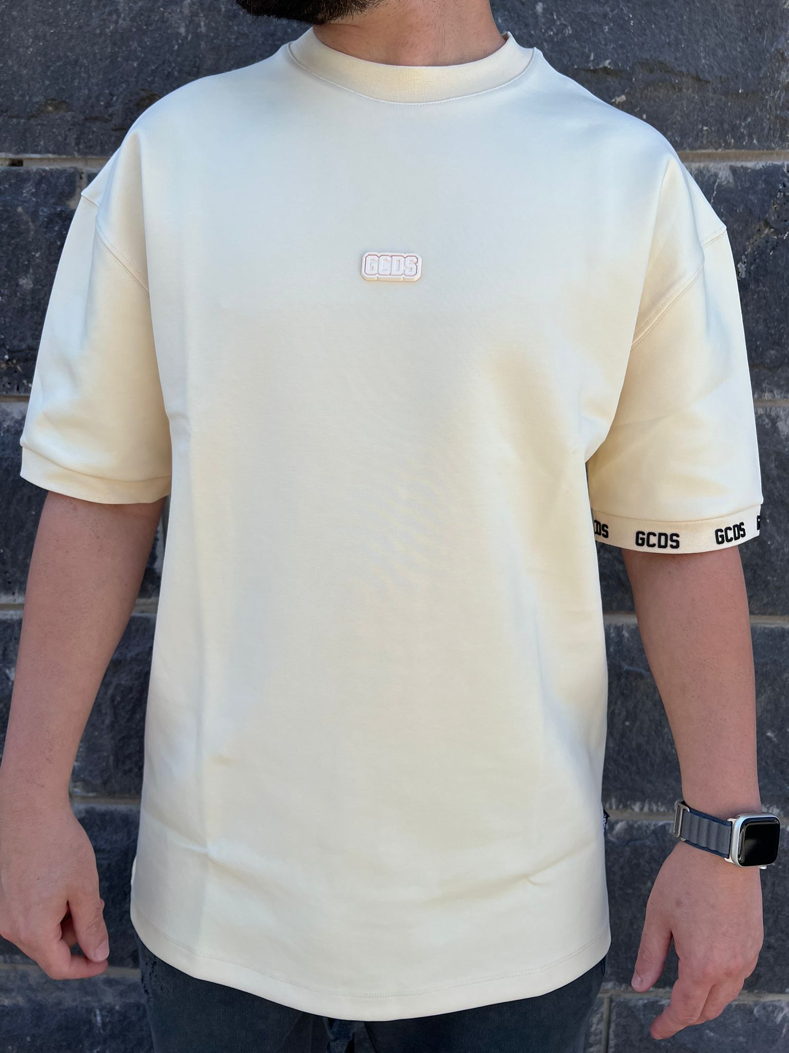 GCDS - חולצה טי אוברסייז בד מרצרייז GC252MT32-136 שמנת