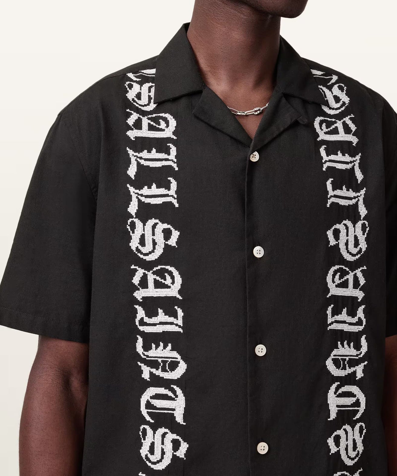 אולסיינטס - מכופתרת מעוצב M105SC Scripture Textured