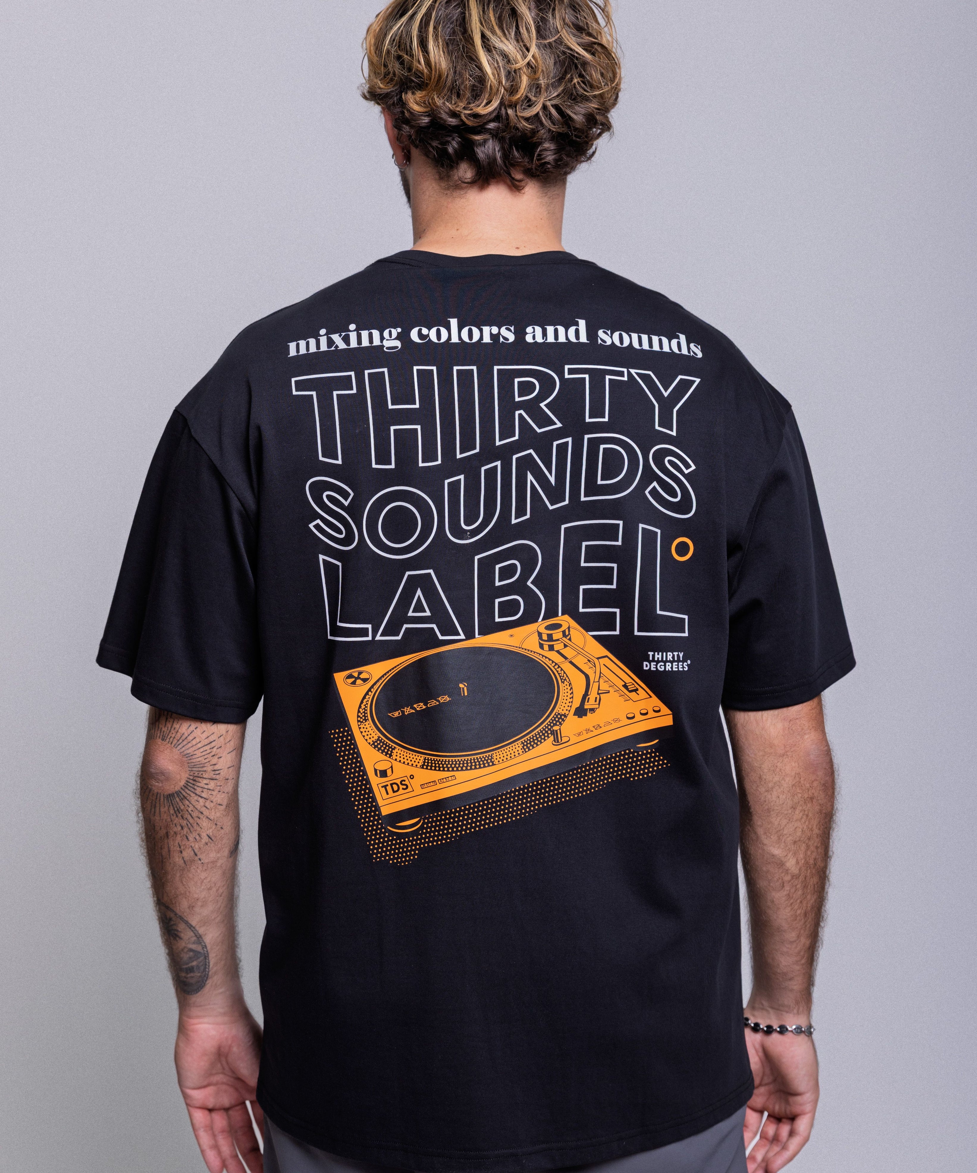 THIRTY DEGREES חולצה טי TURNTABLE