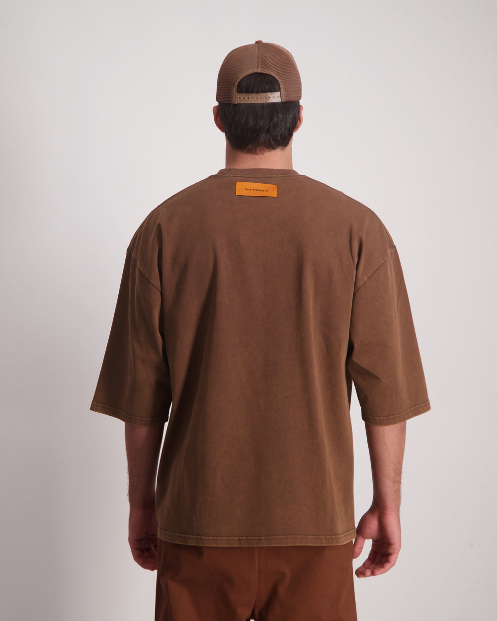 THIRTY DEGREES - 30FW26-10  3/4 טי אוברסייז Mugzam 05 Tee New